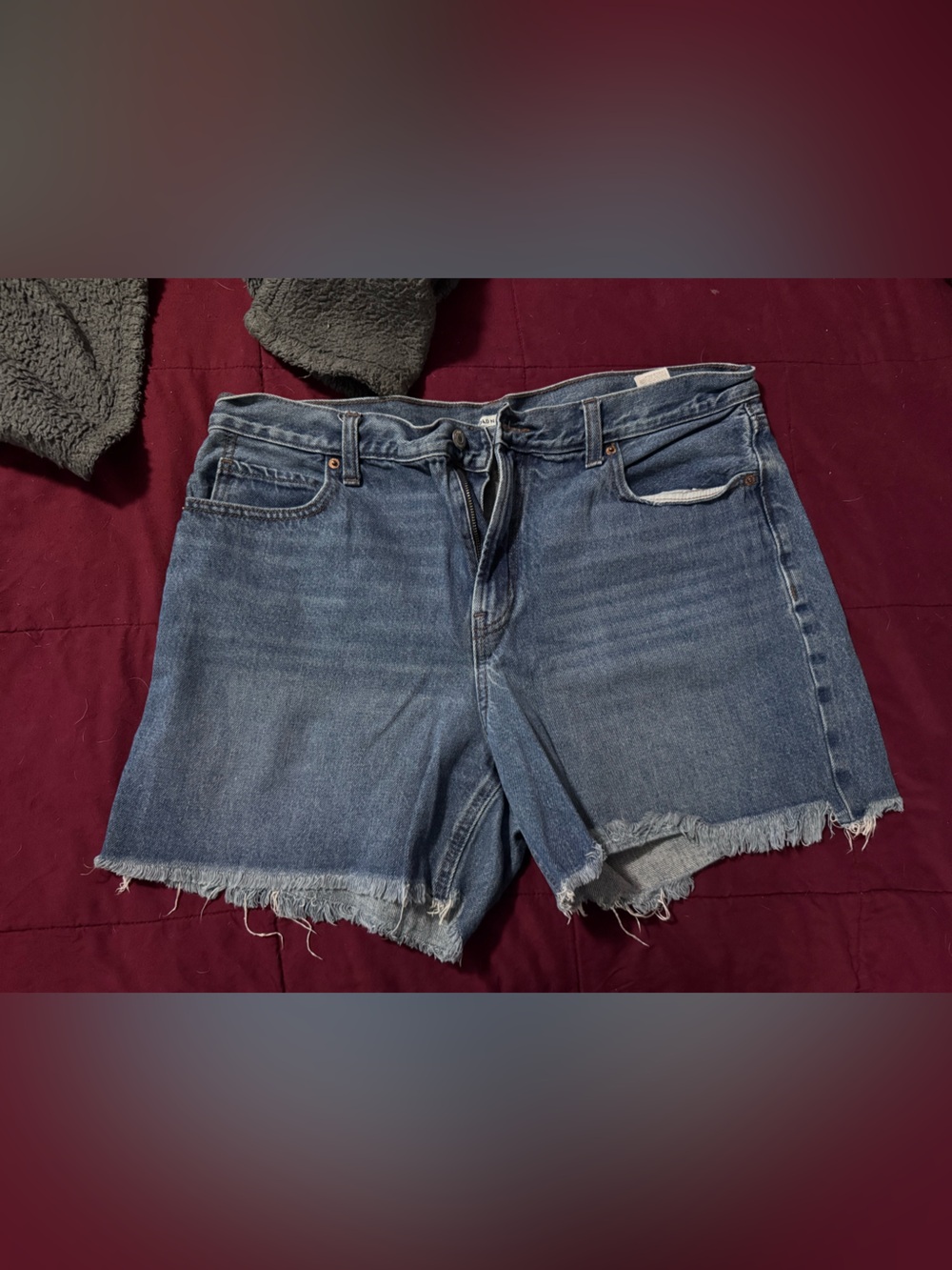 Old Navy Women's Blue Frayed Hem Denim Shorts